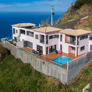 Views Ferienhaus Canhas